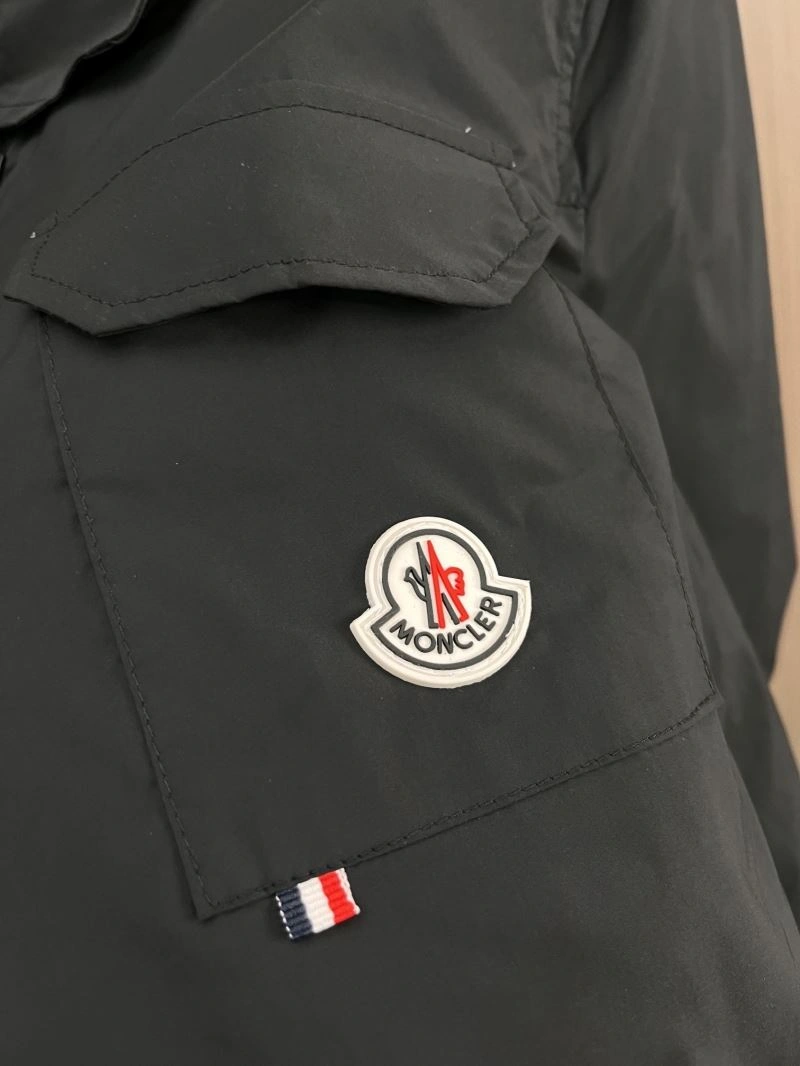 Moncler Outwear SoftTouch 142000