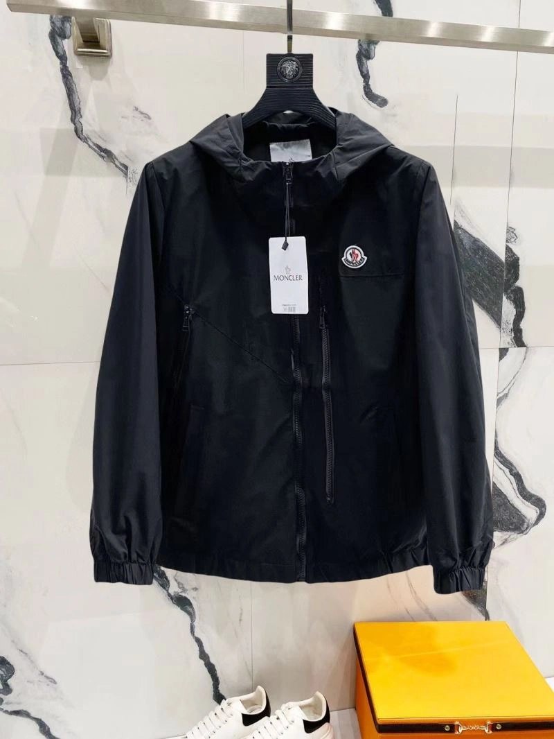 Moncler Outwear Fashionable 141991