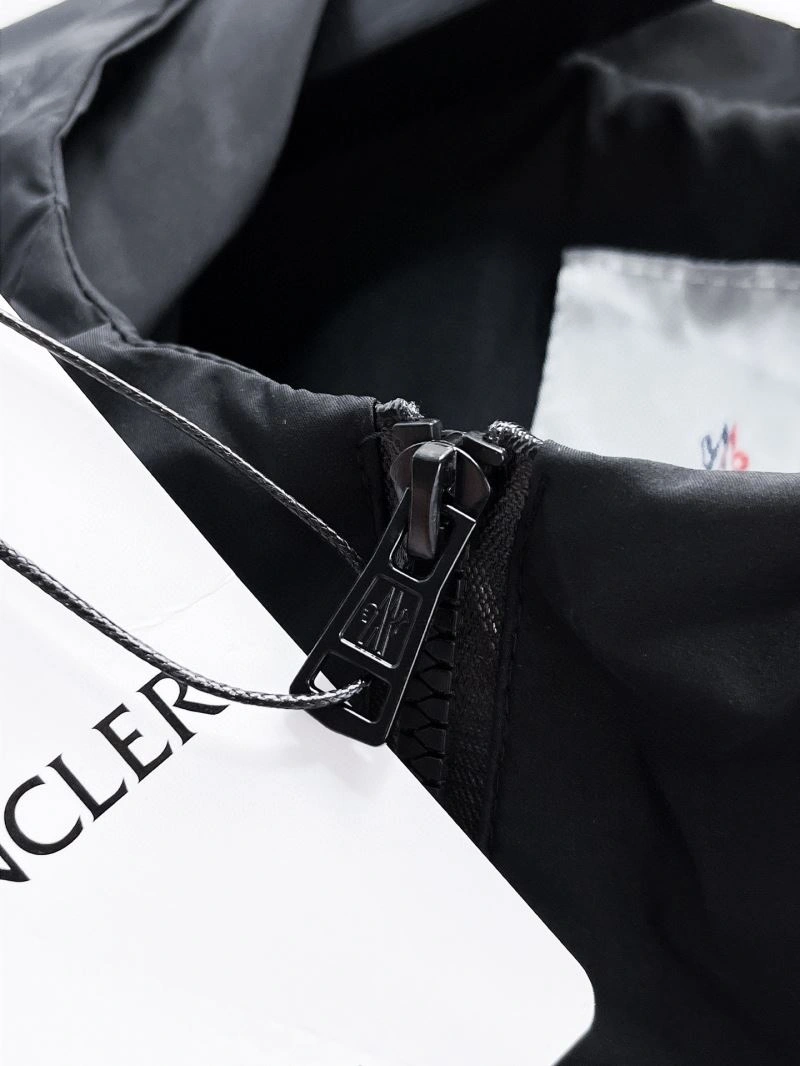 Moncler Outwear Fashionable 141991