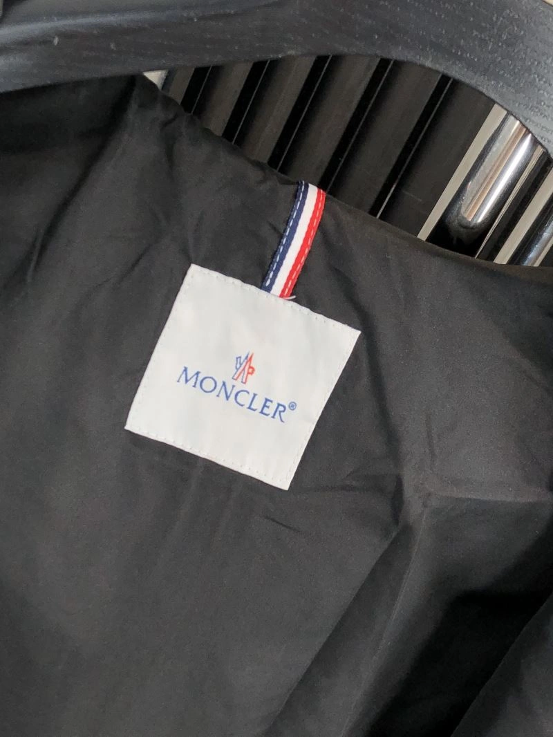 SmoothTexture Moncler Outwear 141994