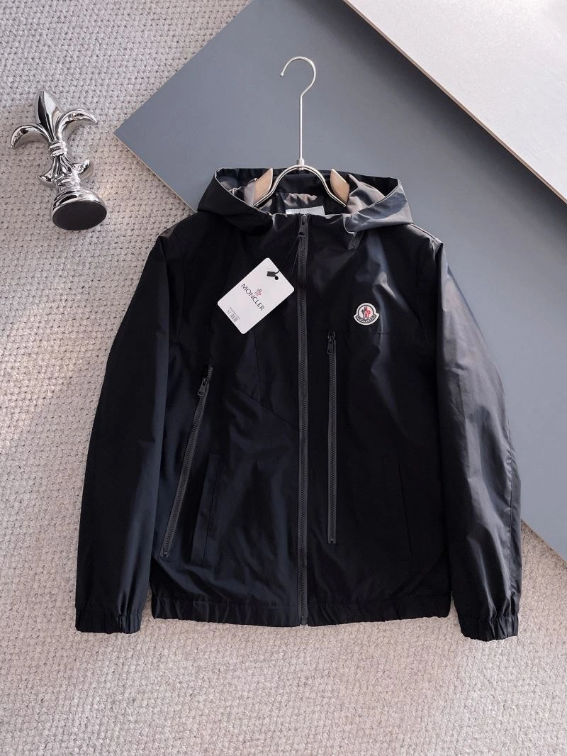 Moncler Outwear WellDesigned 141995