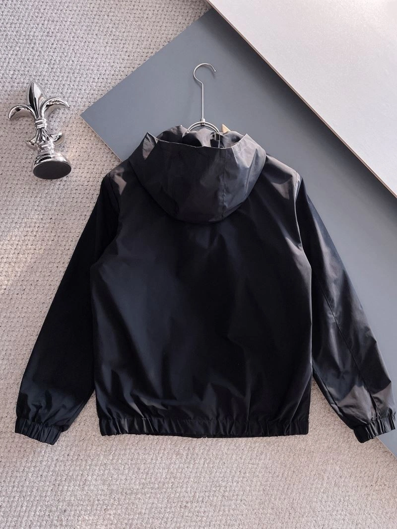 Moncler Outwear WellDesigned 141995