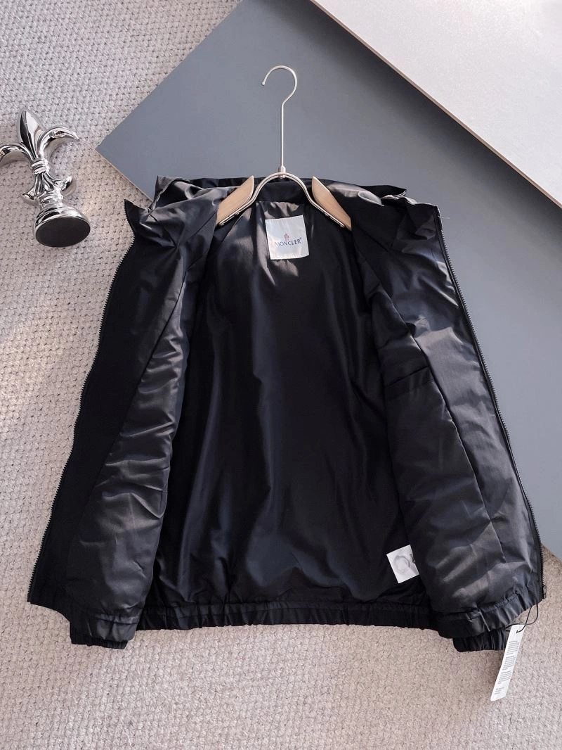 Moncler Outwear WellDesigned 141995