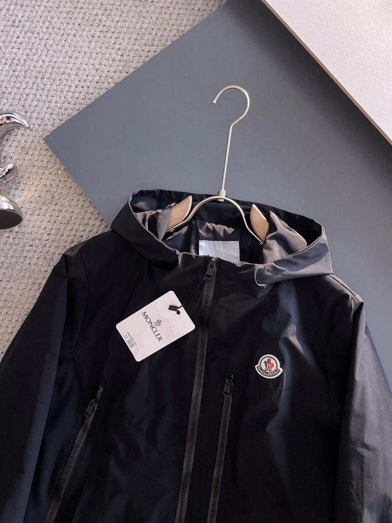 Moncler Outwear WellDesigned 141995