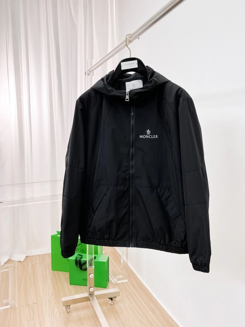 Moncler Outwear WaterResistant 141990