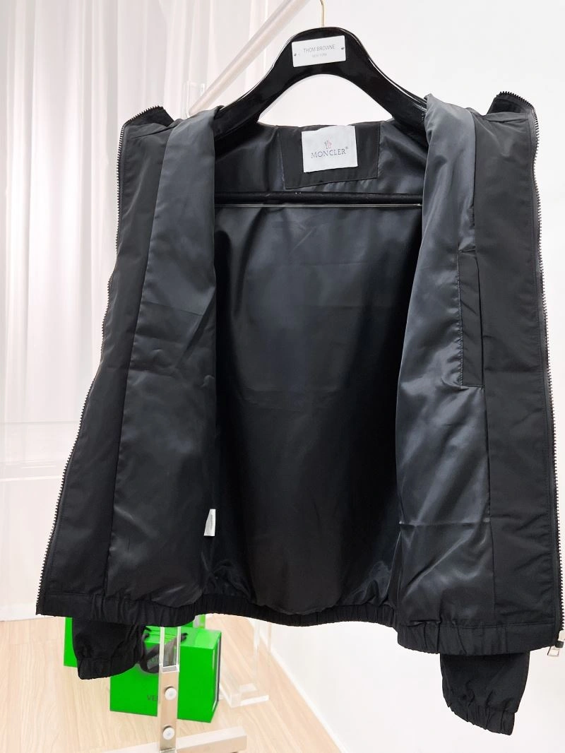 Moncler Outwear WaterResistant 141990