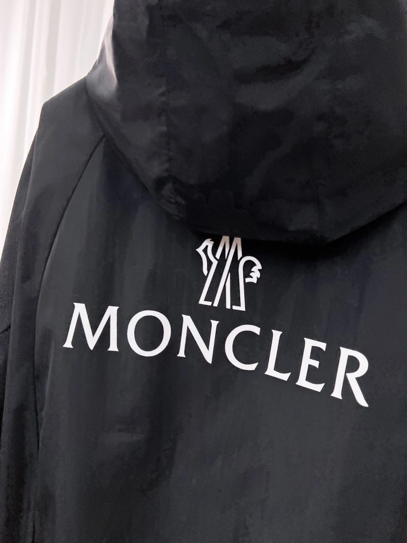 Moncler Outwear WaterResistant 141990