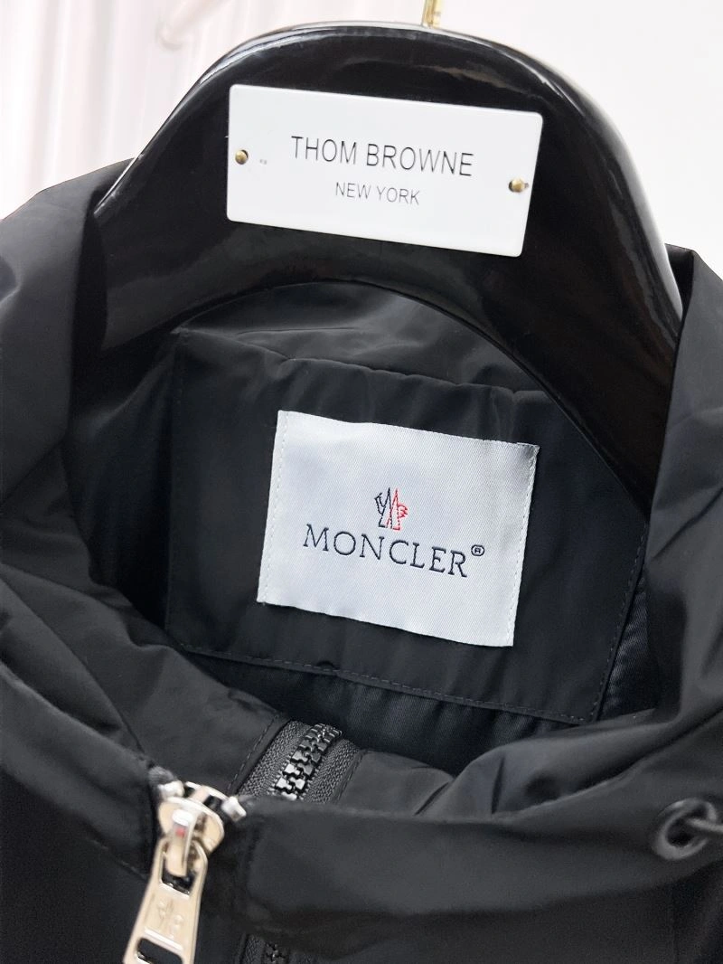 Moncler Outwear WaterResistant 141990