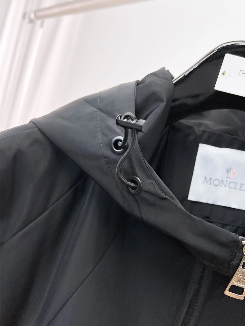 Moncler Outwear WaterResistant 141990
