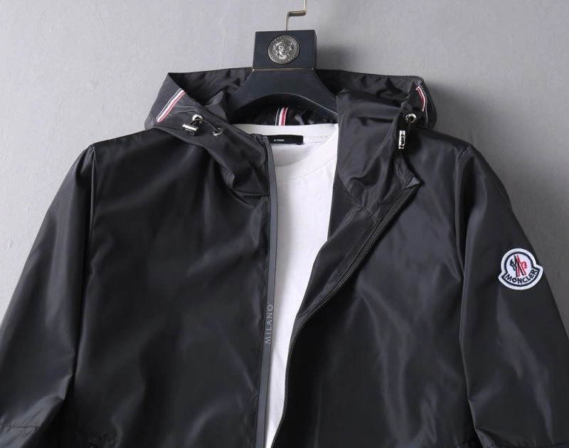 Moncler Outwear Fashionable 141980