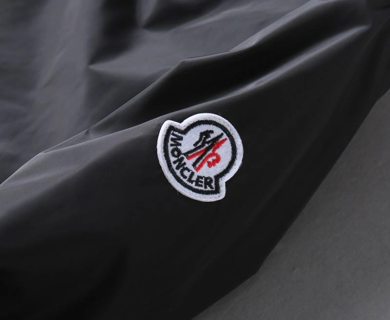 Moncler Outwear Fashionable 141980