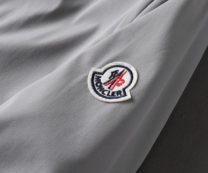 Moncler Outwear Bold 141981