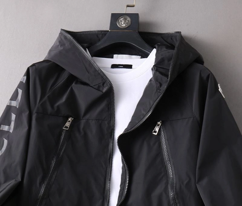 Moncler Outwear GoodFit 141978
