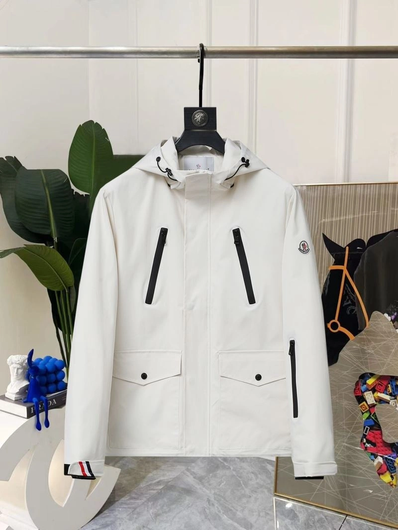 Moncler Outwear Bright 141976