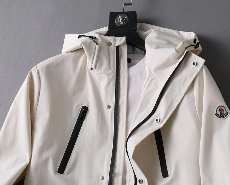Moncler Outwear Bright 141976