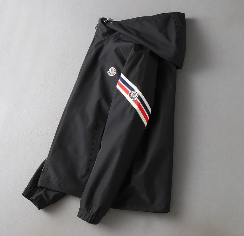 Lightweight Moncler Outwear 141967