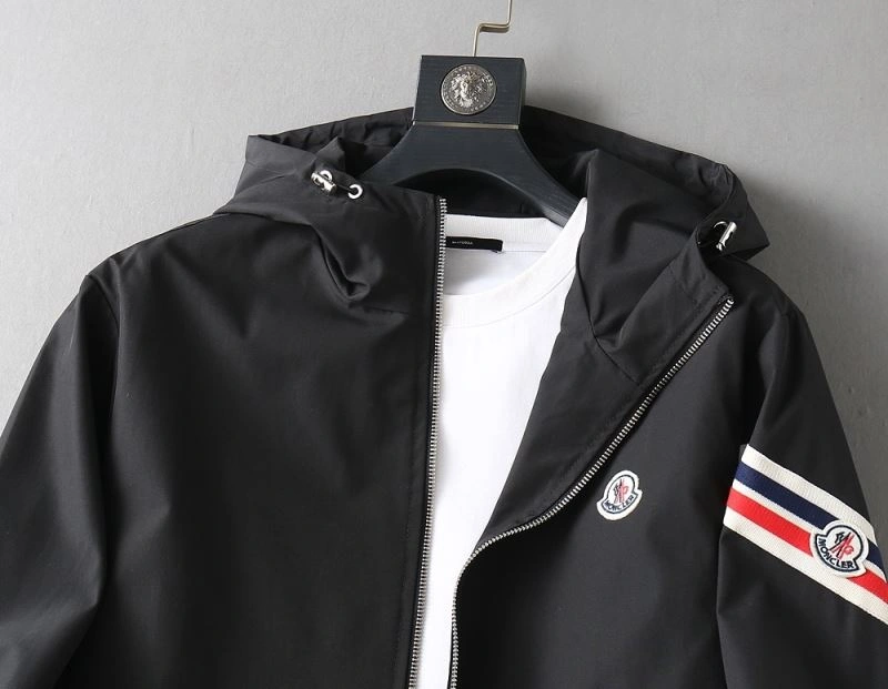 Lightweight Moncler Outwear 141967