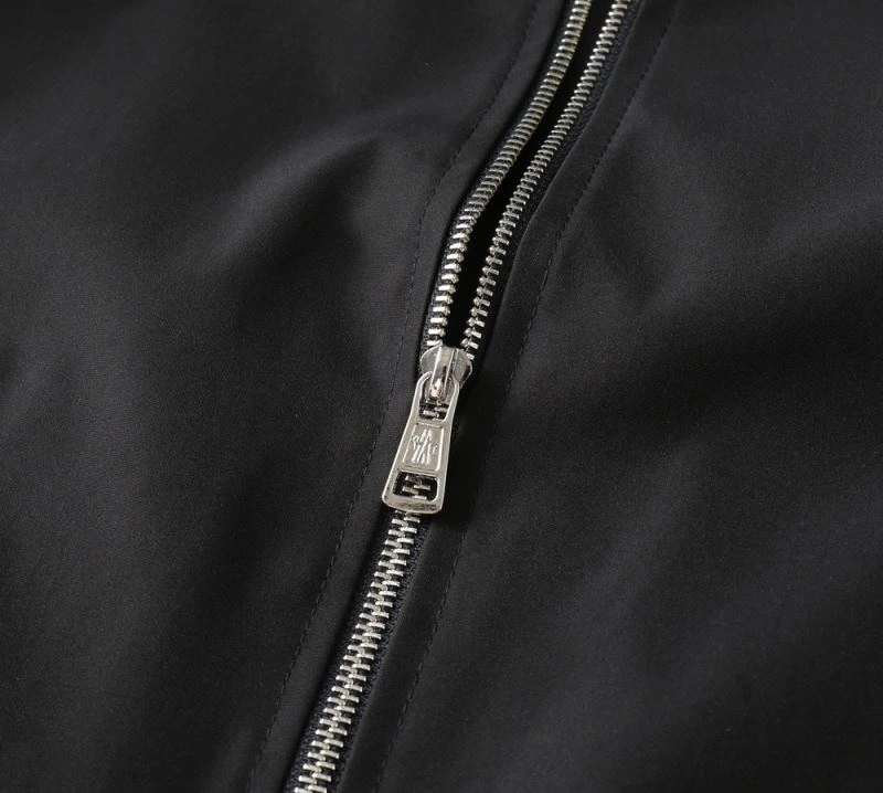 Lightweight Moncler Outwear 141967