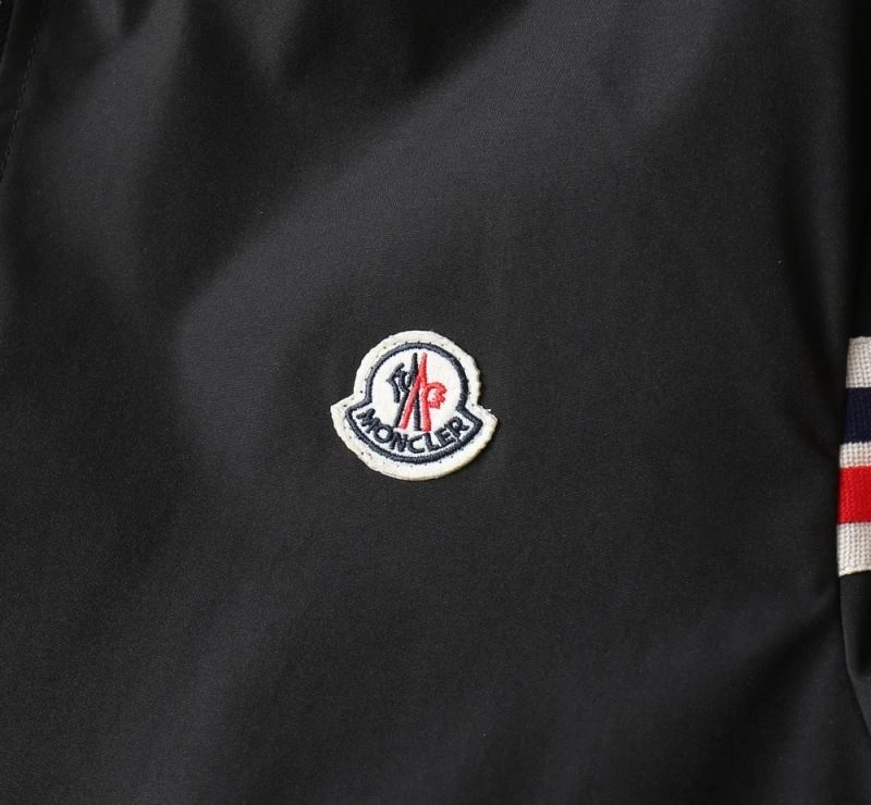 Lightweight Moncler Outwear 141967