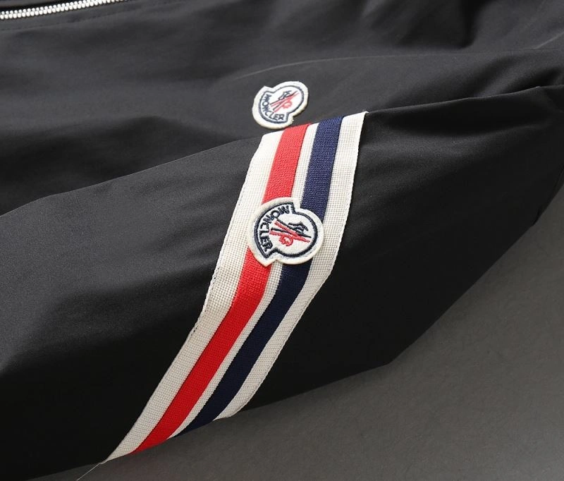 Lightweight Moncler Outwear 141967