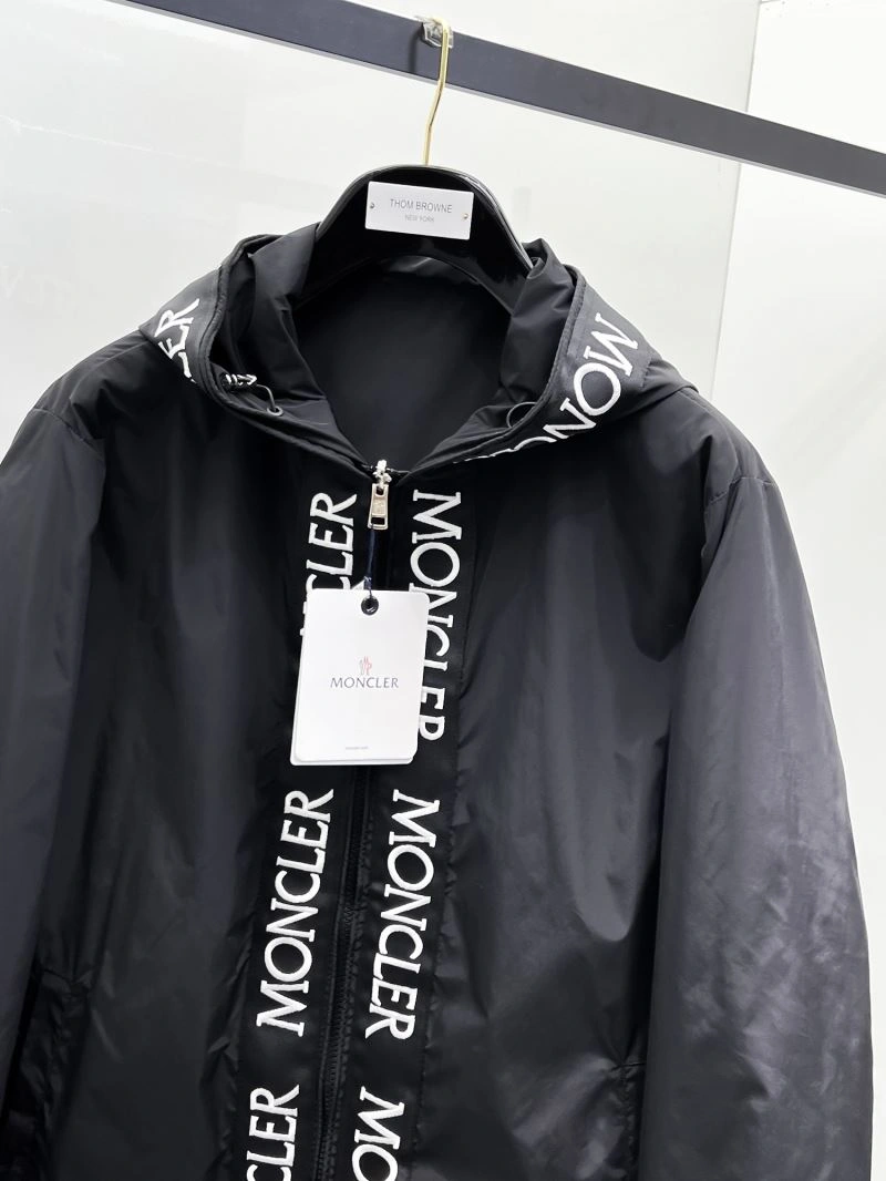 Moncler Outwear Bright 141964