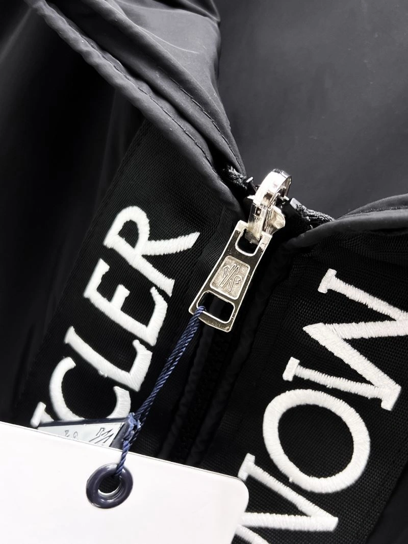 Moncler Outwear Bright 141964