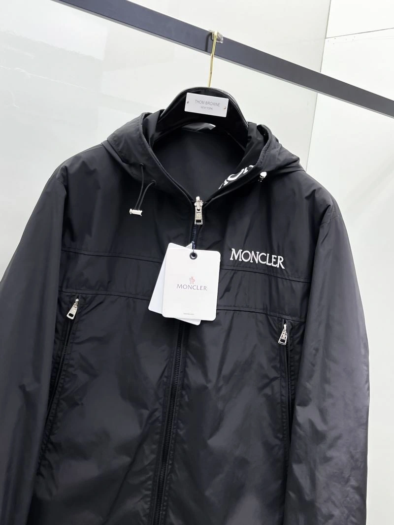 Moncler Outwear Bright 141964
