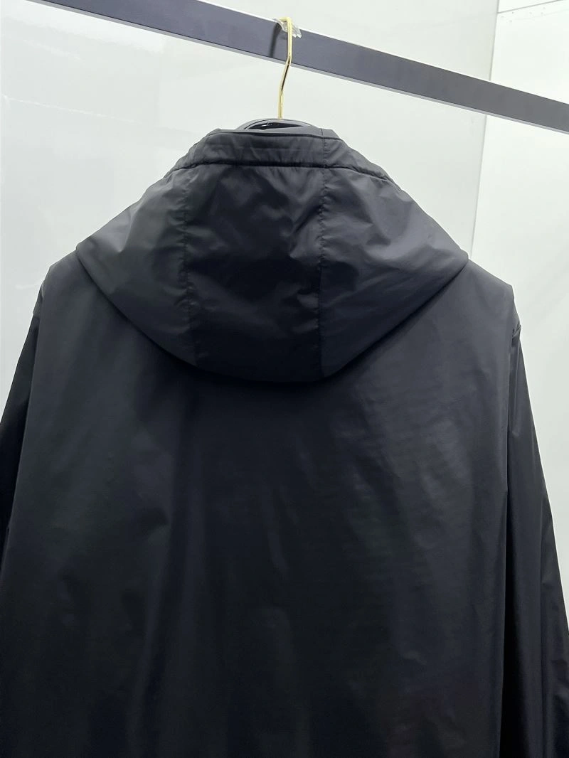 Moncler Outwear Compact 141962