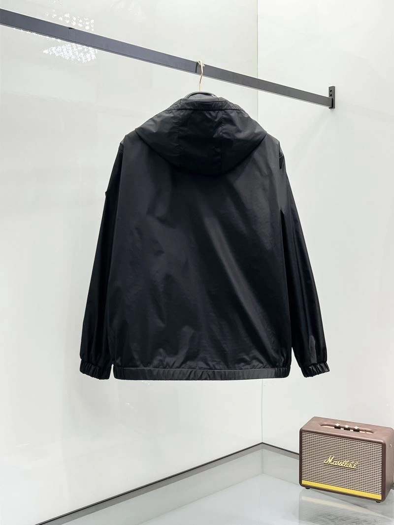 Moncler Outwear Compact 141962