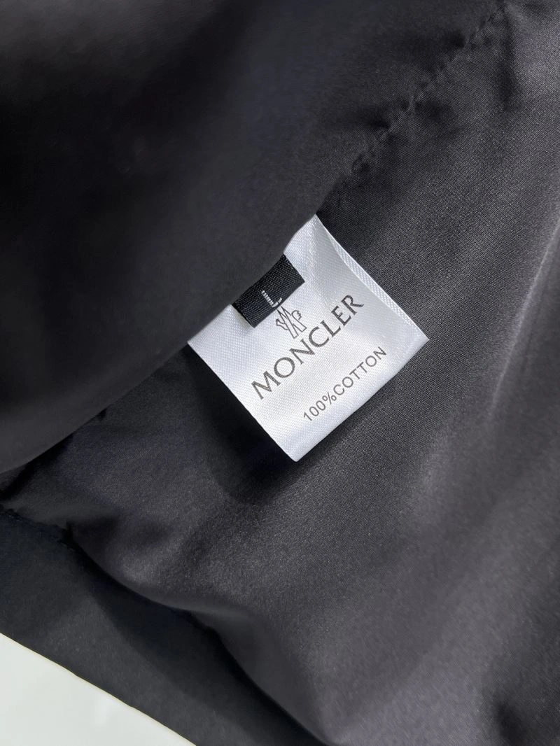 Moncler Outwear Elegant 141954