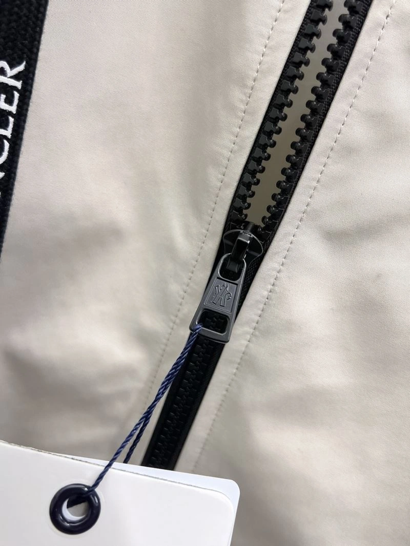 Snug Moncler Outwear 141975