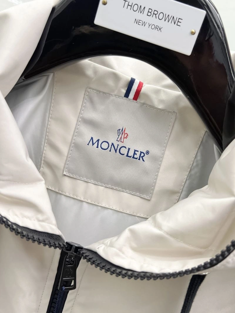 Snug Moncler Outwear 141975