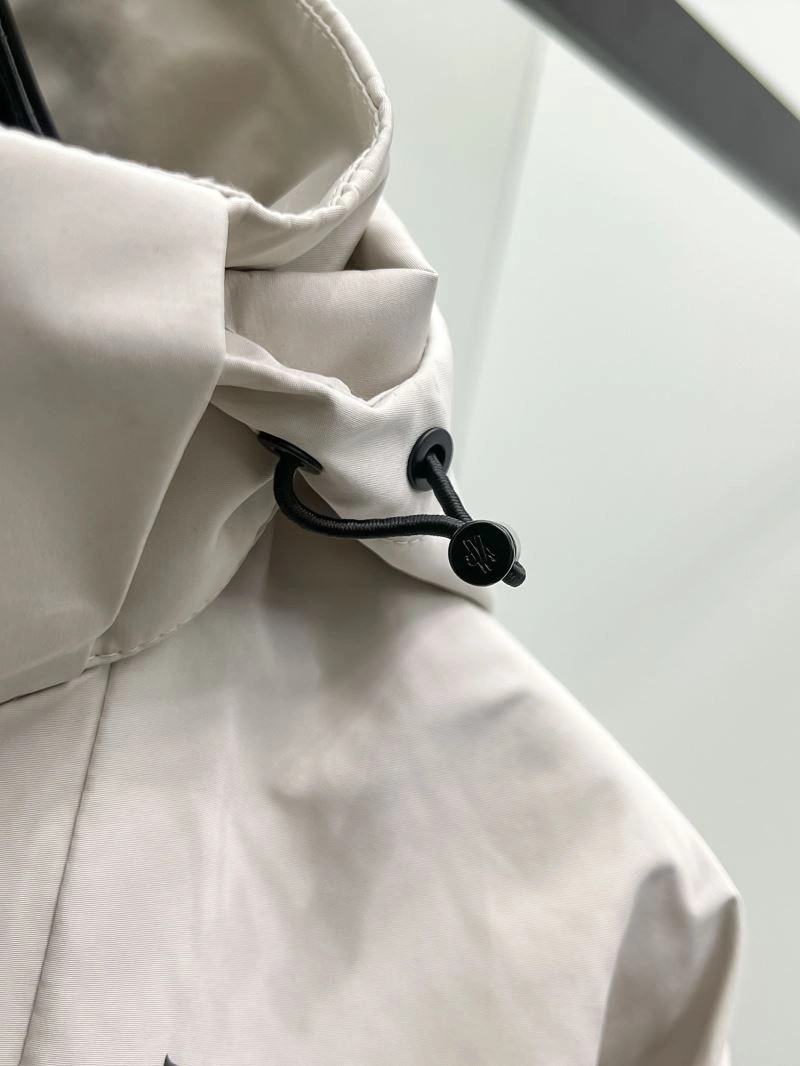 Moncler Outwear Sporty 141961