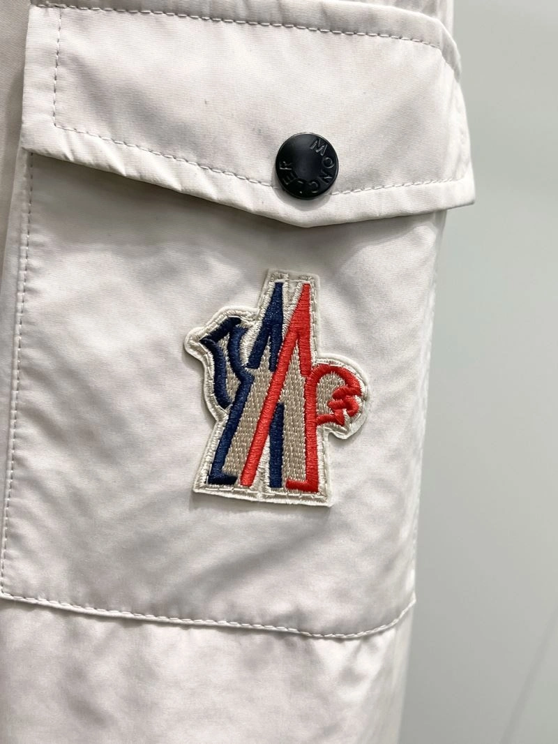 Moncler Outwear Sporty 141961