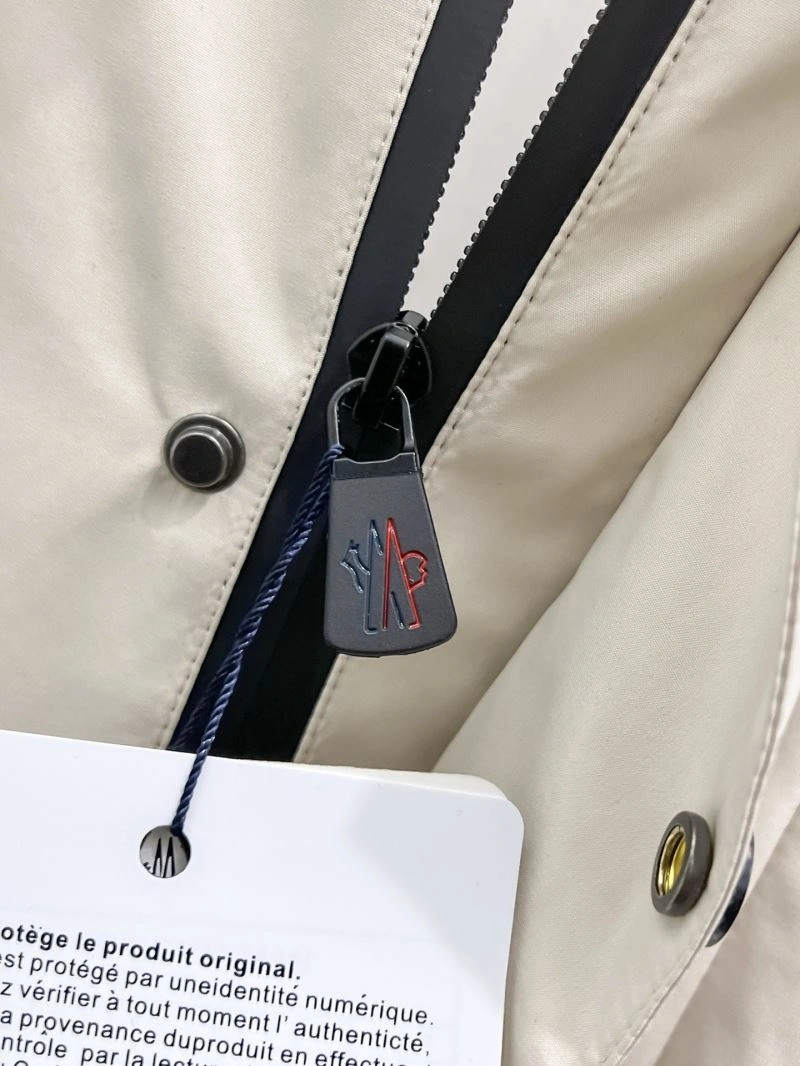 Moncler Outwear Sporty 141961