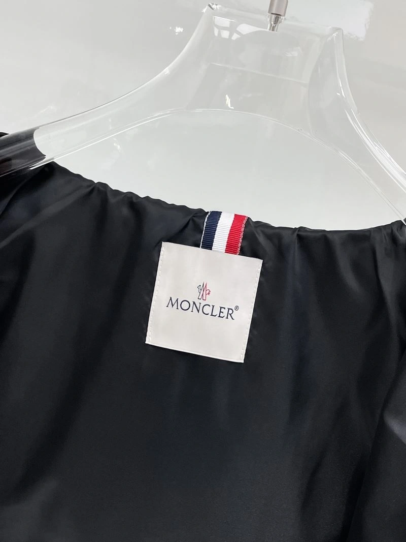 Unisex Moncler Outwear 141951