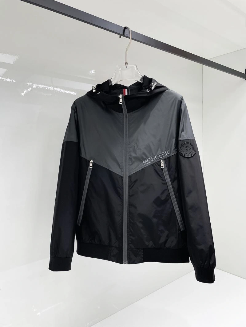 Moncler Outwear Vibrant 141966