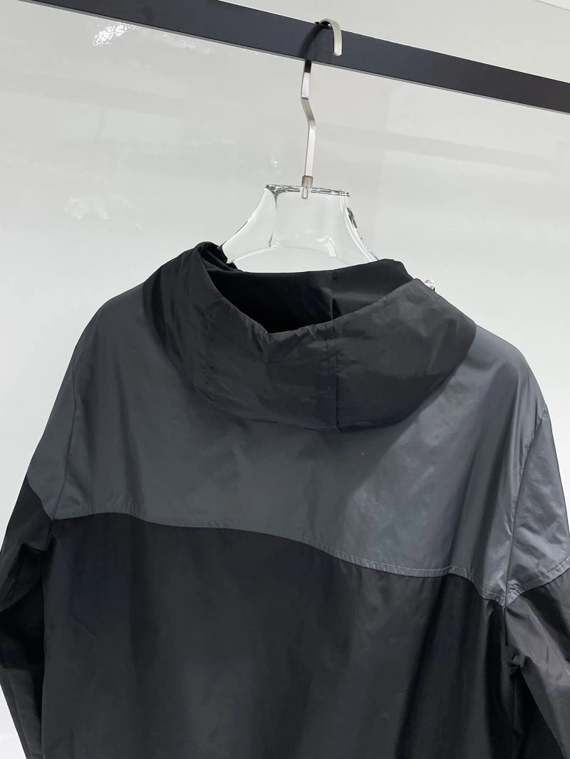 Moncler Outwear Vibrant 141966