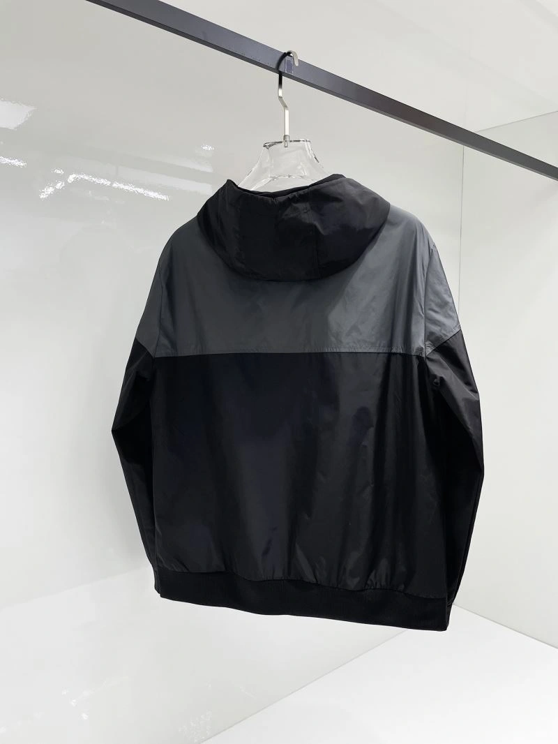 Moncler Outwear Vibrant 141966