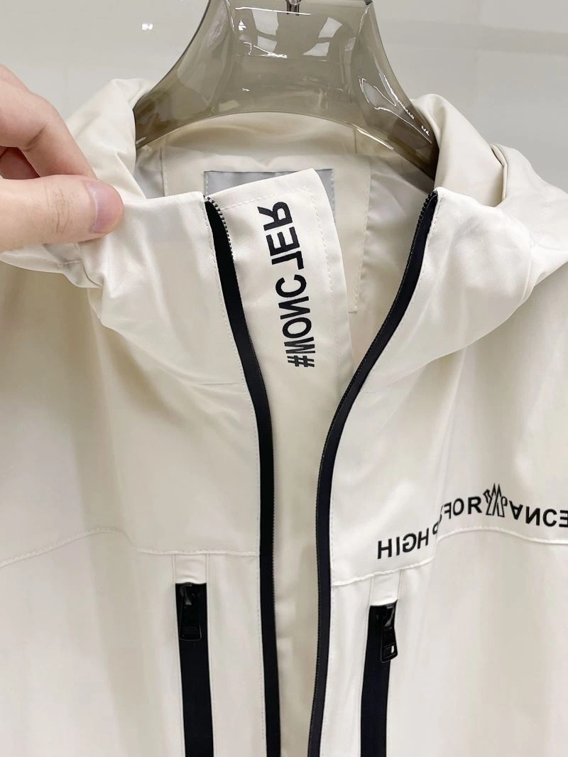 Premium Moncler Outwear 141969