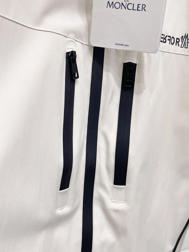 Premium Moncler Outwear 141969