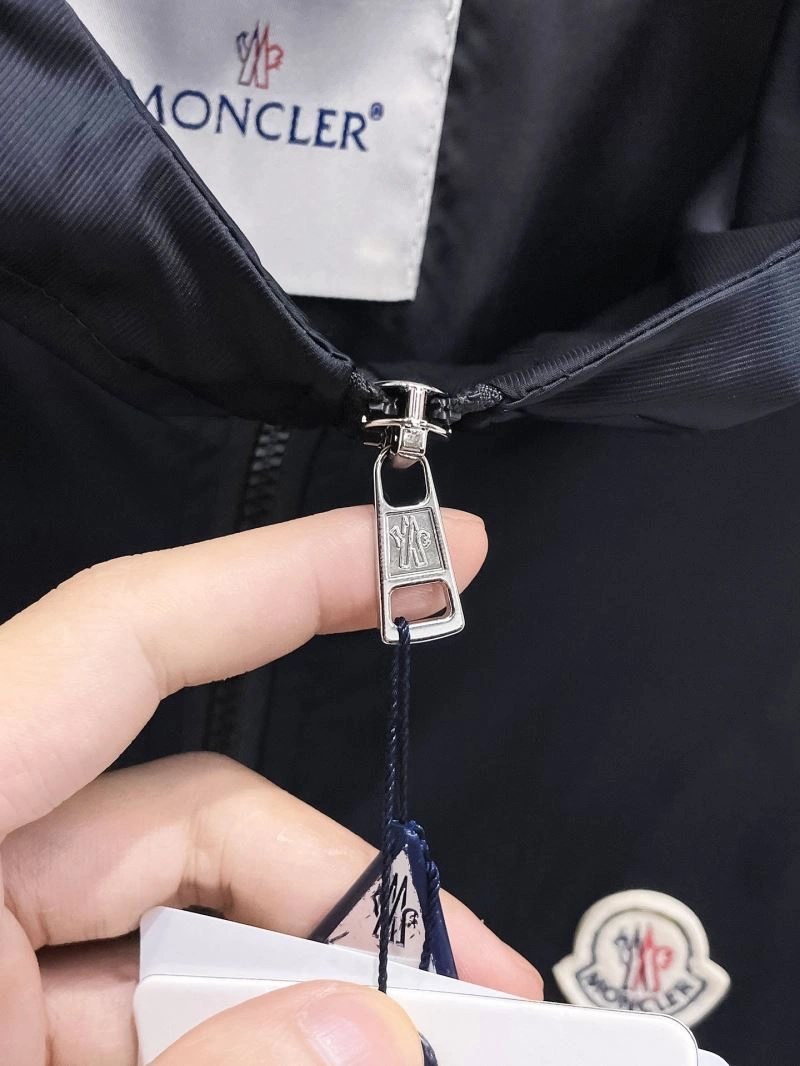 Moncler Outwear Breathable 141963