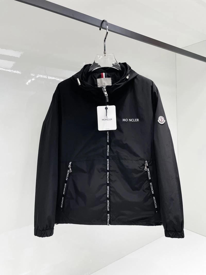 Functional Moncler Outwear 141965