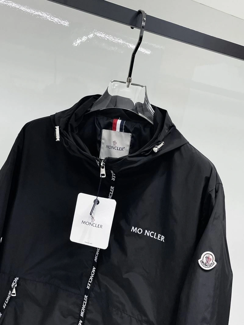 Functional Moncler Outwear 141965