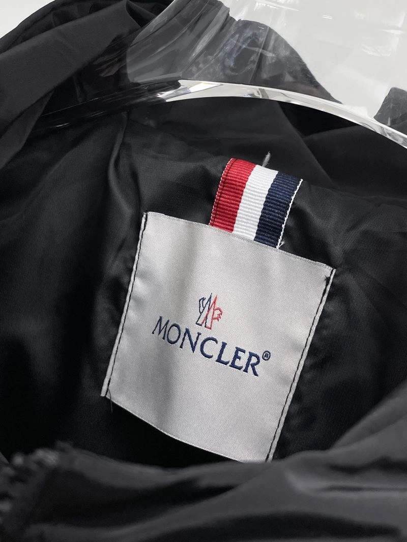 Functional Moncler Outwear 141965