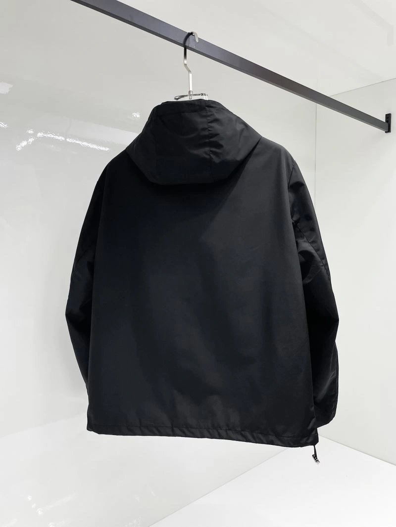 Lightweight Moncler Outwear 141970