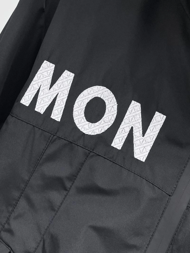 Lightweight Moncler Outwear 141970