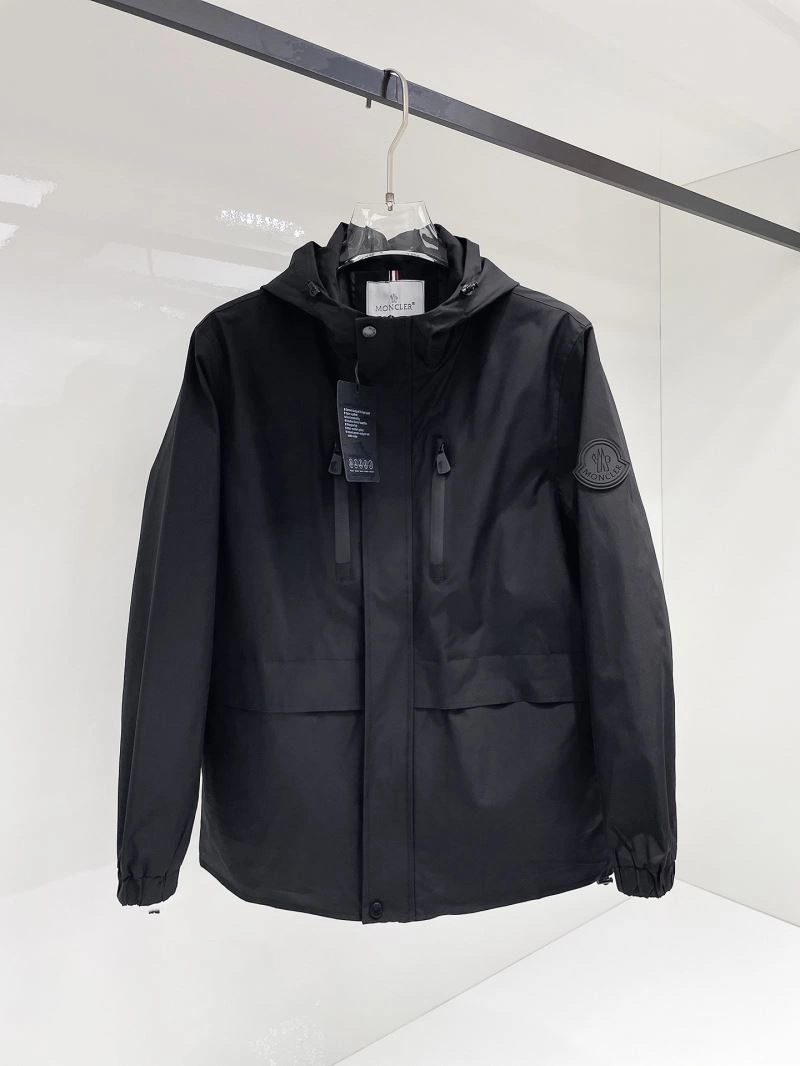 Minimalist Moncler Outwear 141957