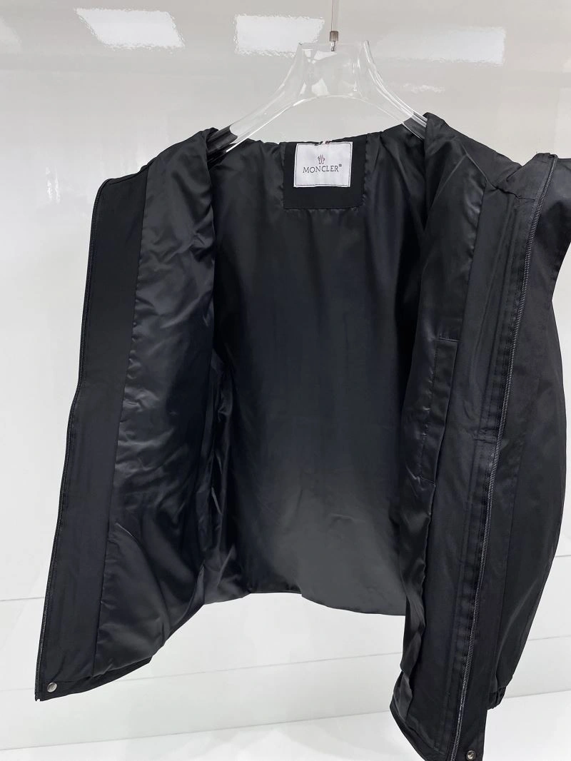 Minimalist Moncler Outwear 141957