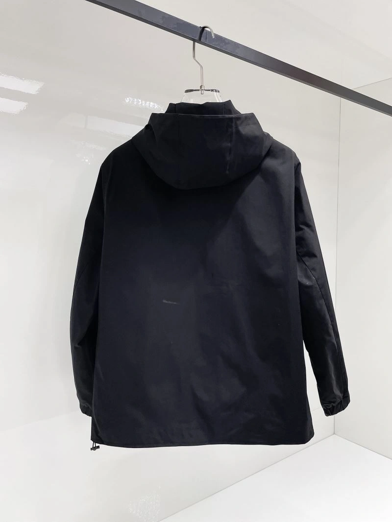 Minimalist Moncler Outwear 141957